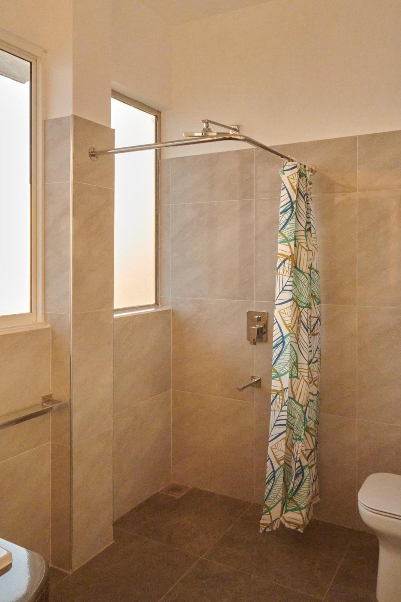 Kings Bay Beach Resort Galle Ngoại thất bức ảnh