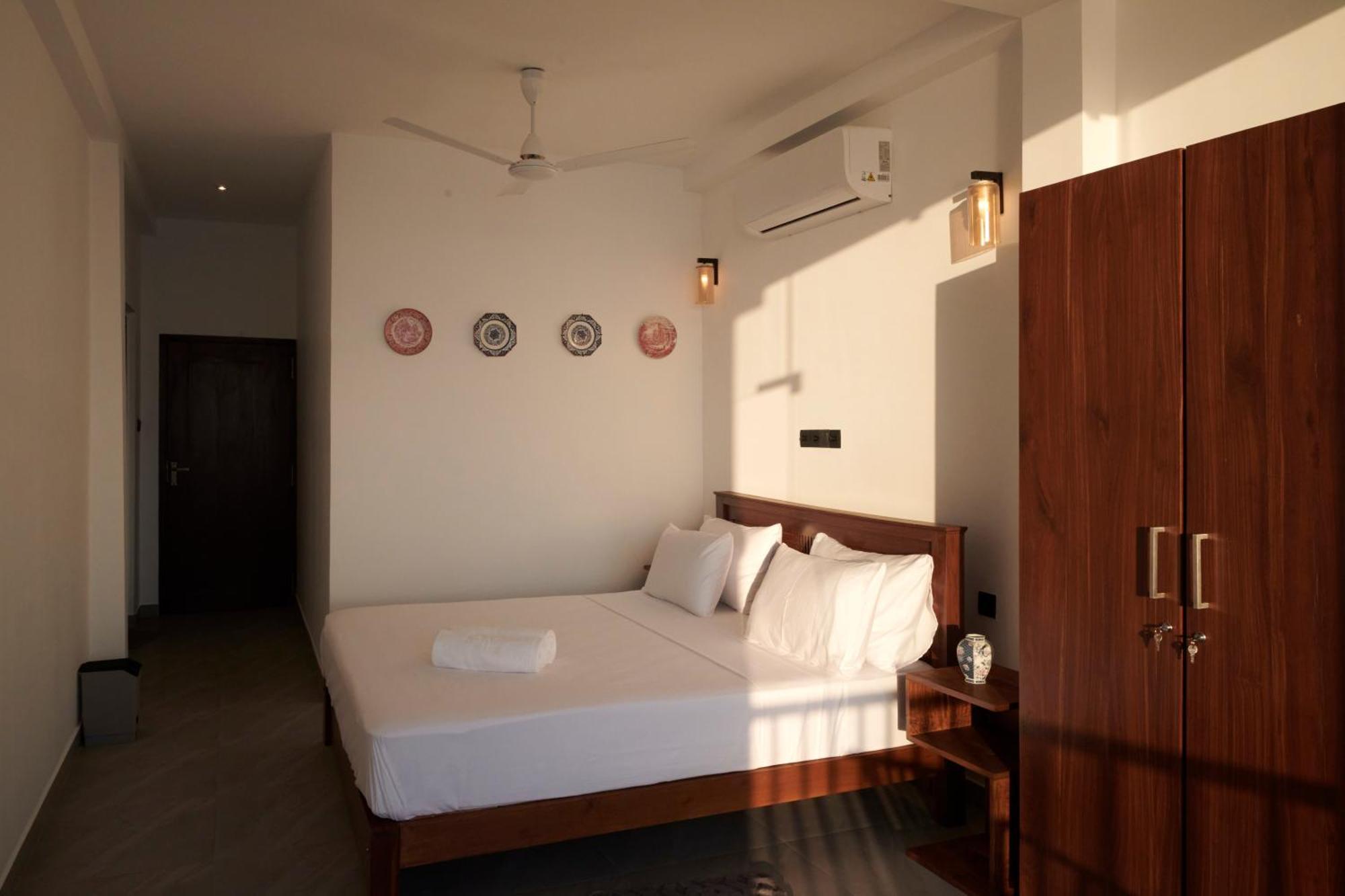 Kings Bay Beach Resort Galle Ngoại thất bức ảnh