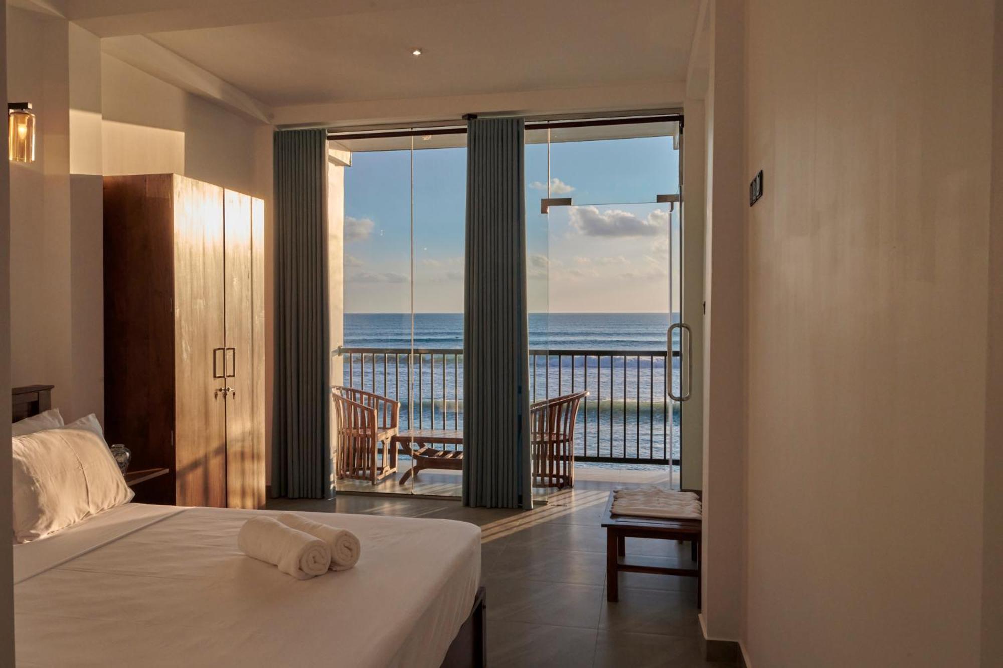 Kings Bay Beach Resort Galle Ngoại thất bức ảnh