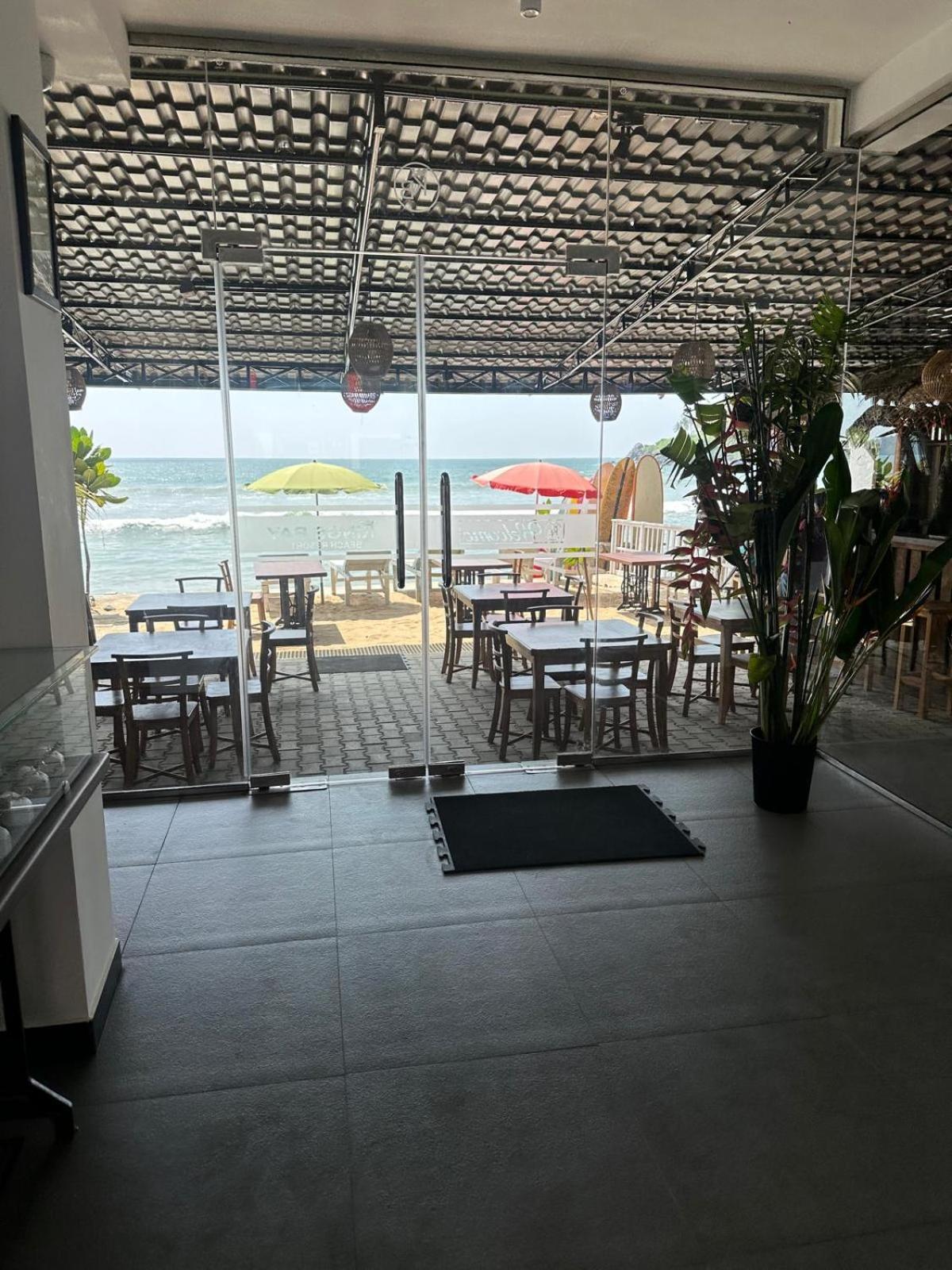 Kings Bay Beach Resort Galle Ngoại thất bức ảnh