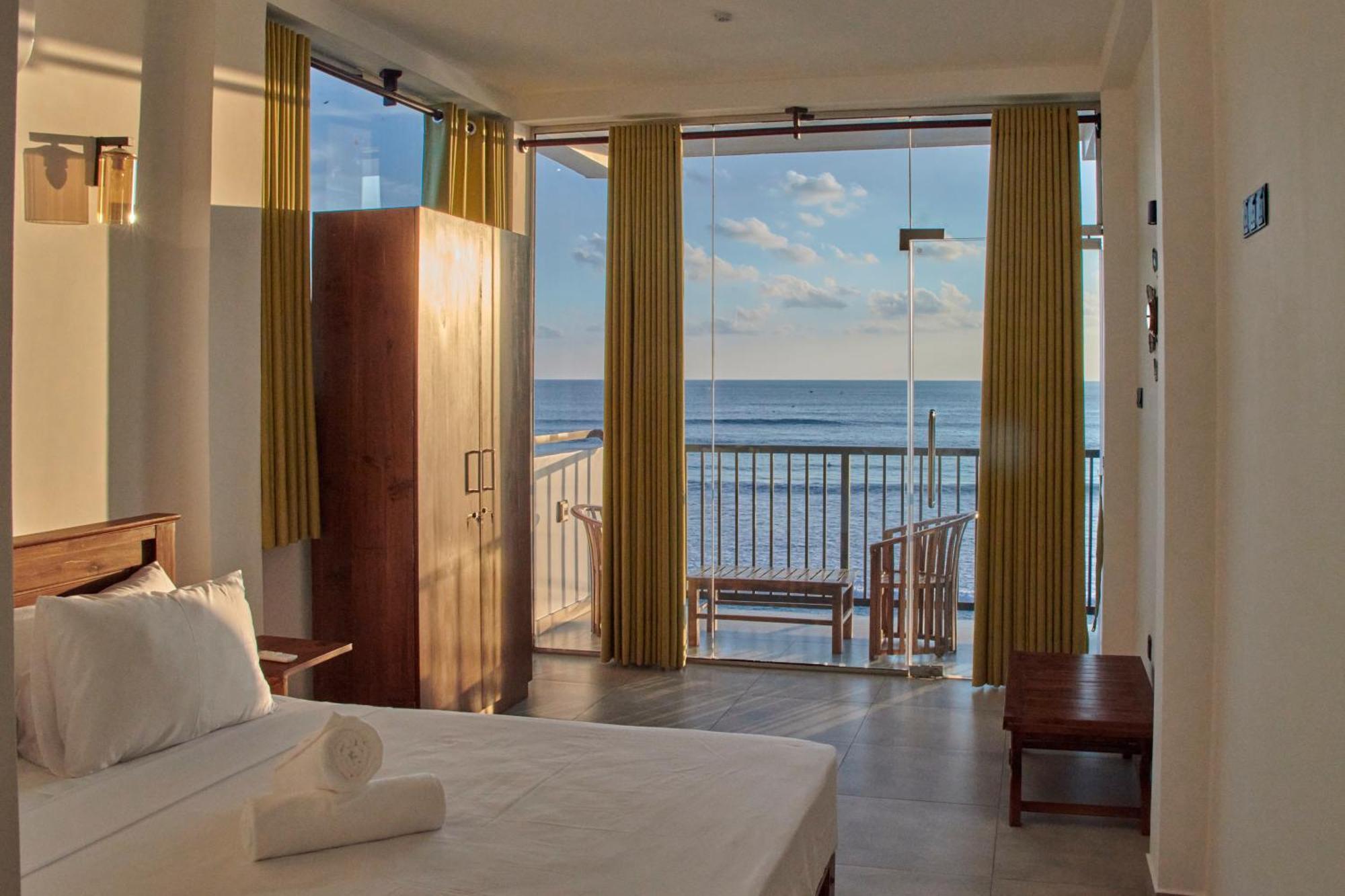 Kings Bay Beach Resort Galle Ngoại thất bức ảnh