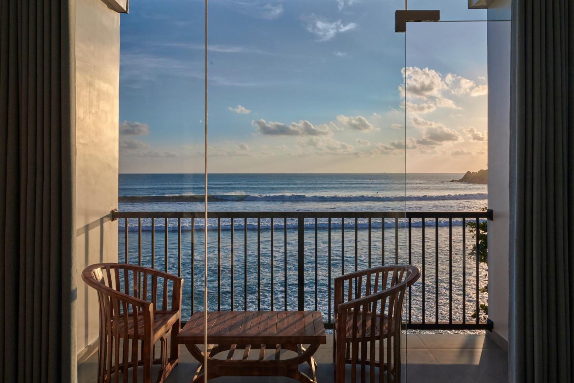 Kings Bay Beach Resort Galle Ngoại thất bức ảnh